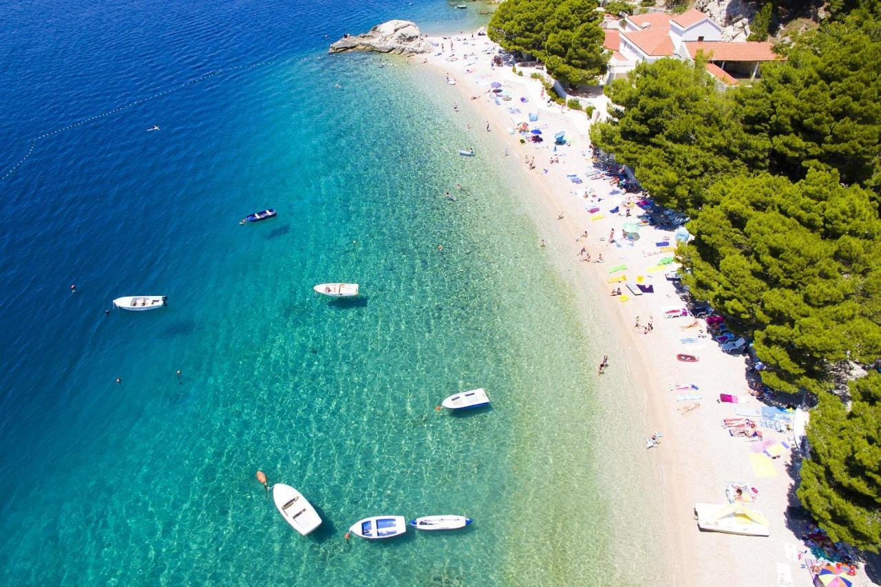 Apartments With A Parking Space Brela, Makarska - 16603 Екстериор снимка