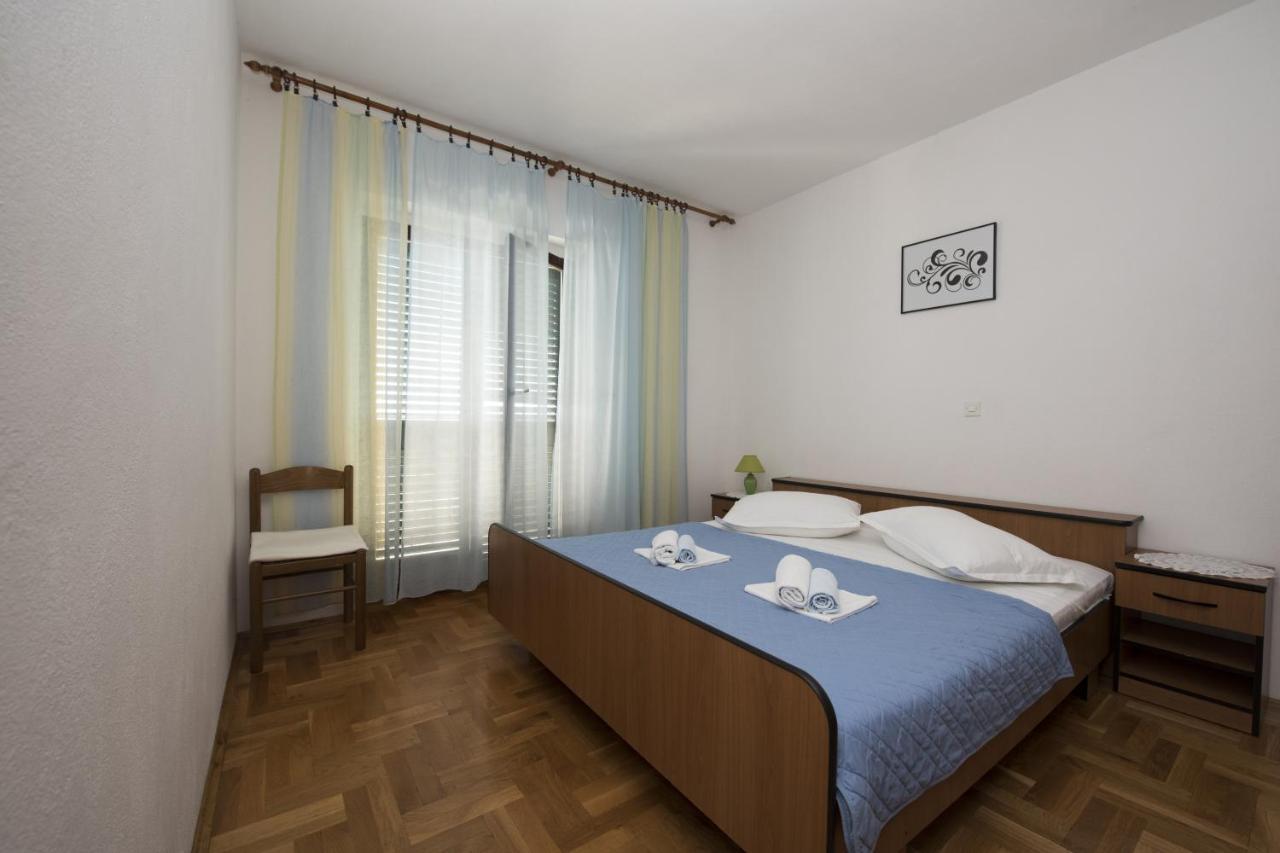 Apartments With A Parking Space Brela, Makarska - 16603 Екстериор снимка