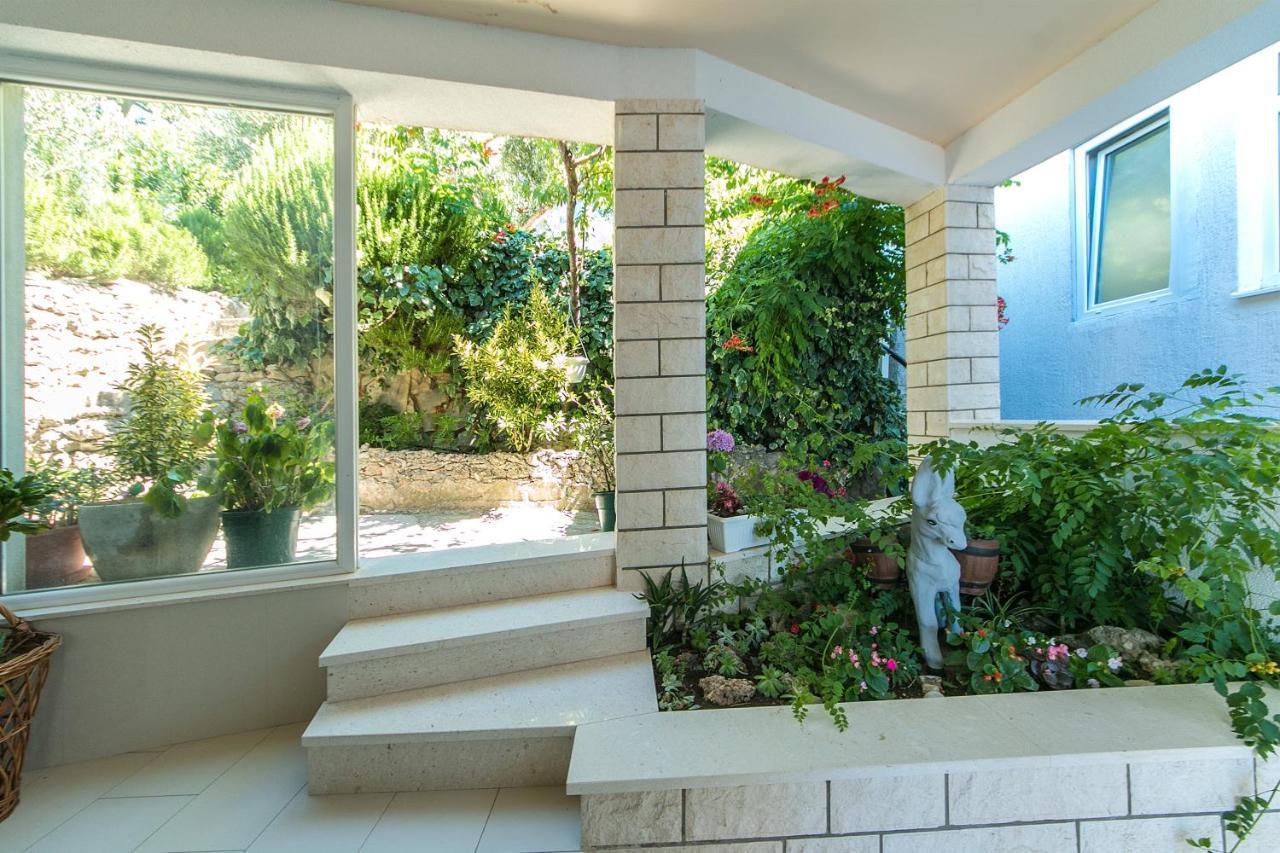 Apartments With A Parking Space Brela, Makarska - 16603 Екстериор снимка