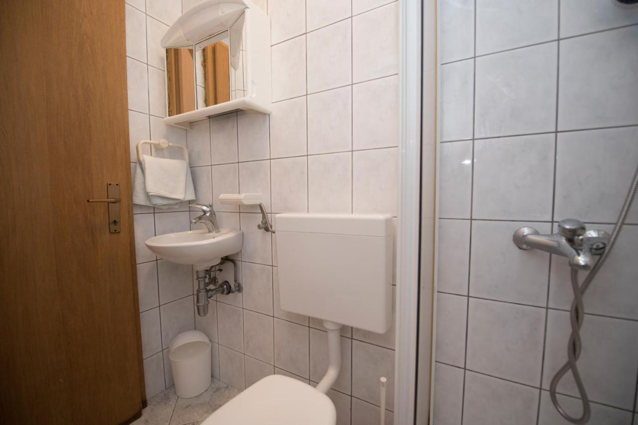 Apartments With A Parking Space Brela, Makarska - 16603 Екстериор снимка