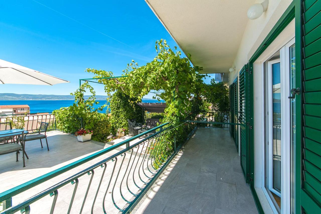 Apartments With A Parking Space Brela, Makarska - 16603 Екстериор снимка