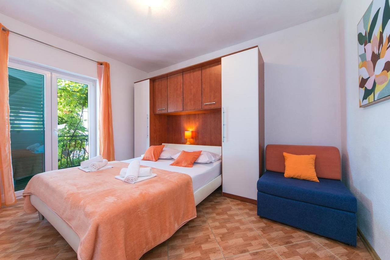 Apartments With A Parking Space Brela, Makarska - 16603 Екстериор снимка