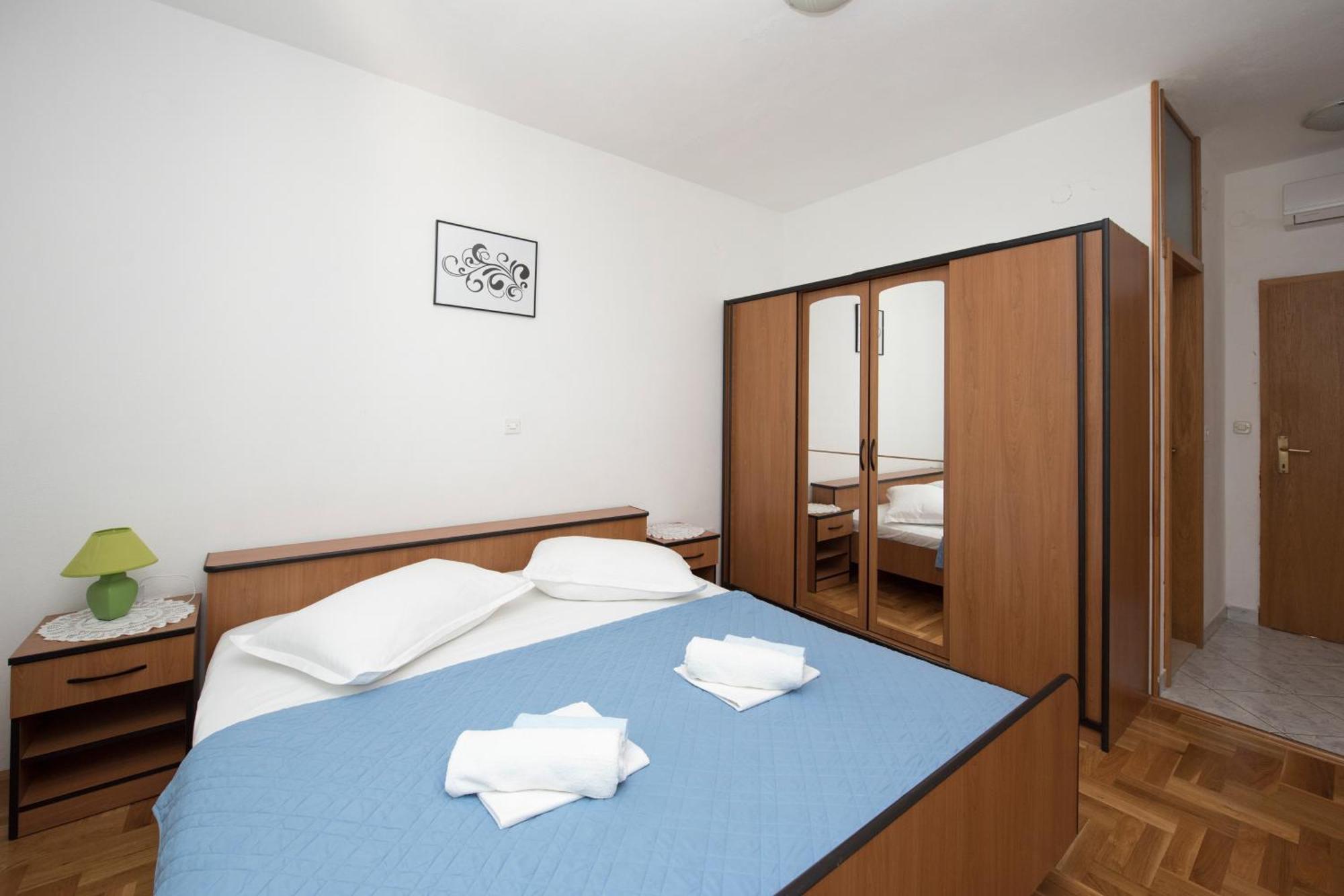 Apartments With A Parking Space Brela, Makarska - 16603 Стая снимка