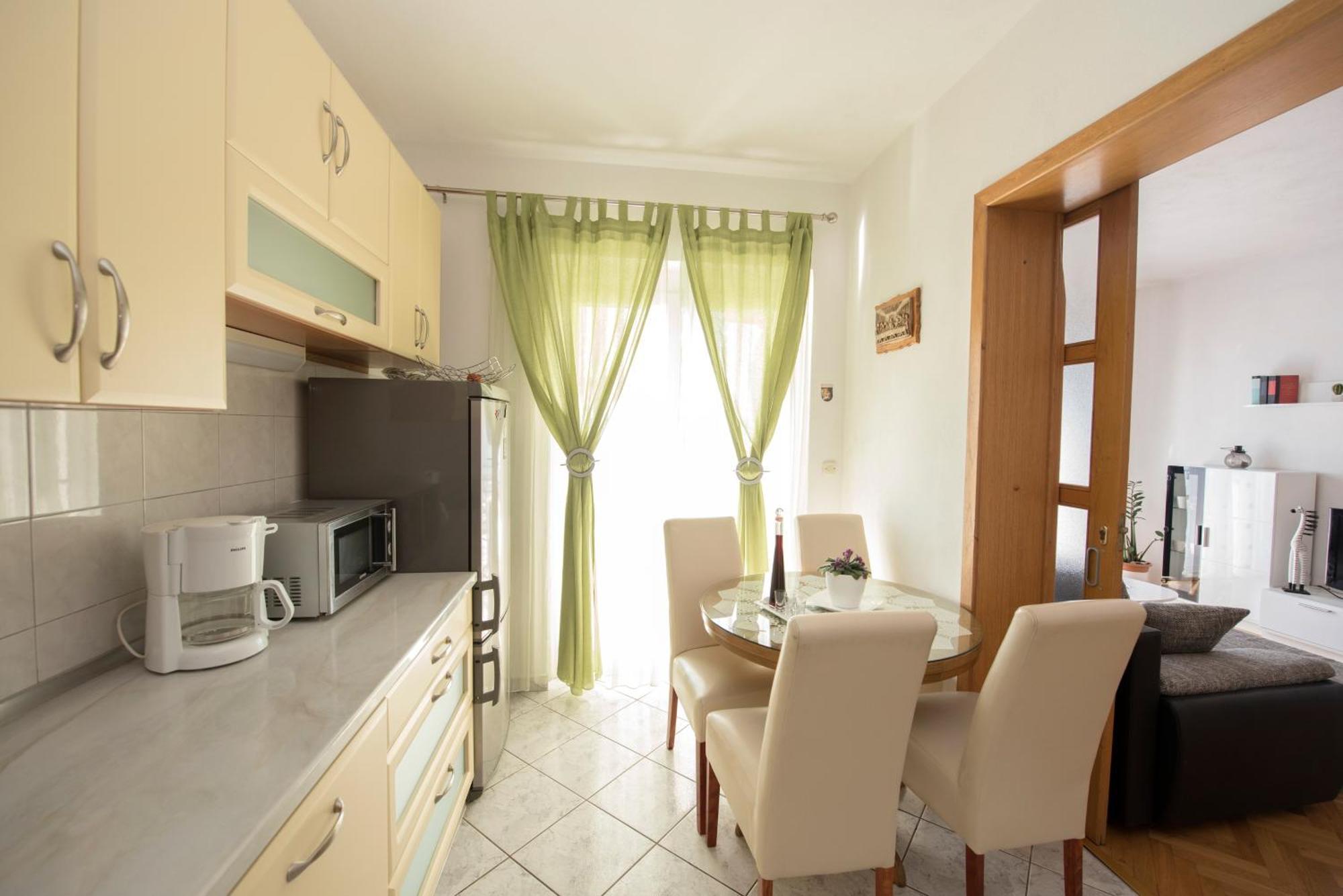 Apartments With A Parking Space Brela, Makarska - 16603 Стая снимка